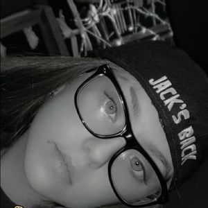 Meet your Posher, Lola